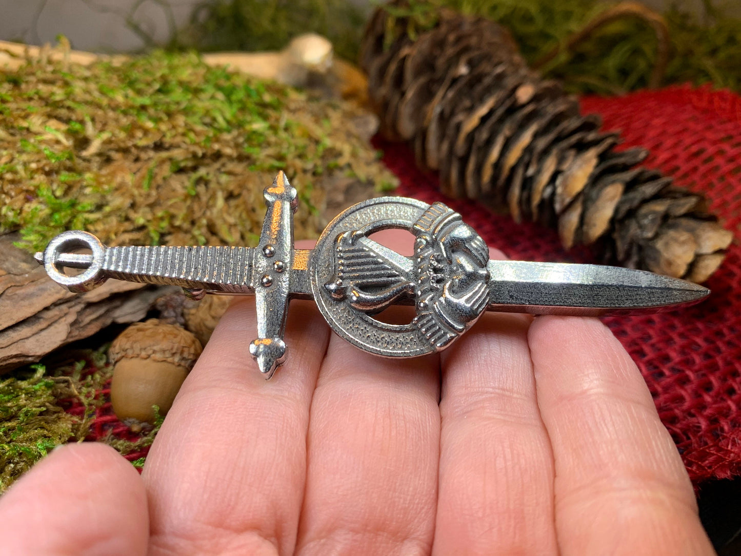 Irish Harp & Claddagh Kilt Pin — view 7