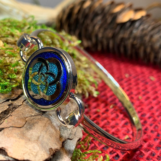 Celtic Knot Bracelet, Celtic Jewelry, Irish Jewelry, Bangle Bracelet, Scotland Jewelry, Ireland Jewelry, Wife Gift, Celtic Knot Bangle