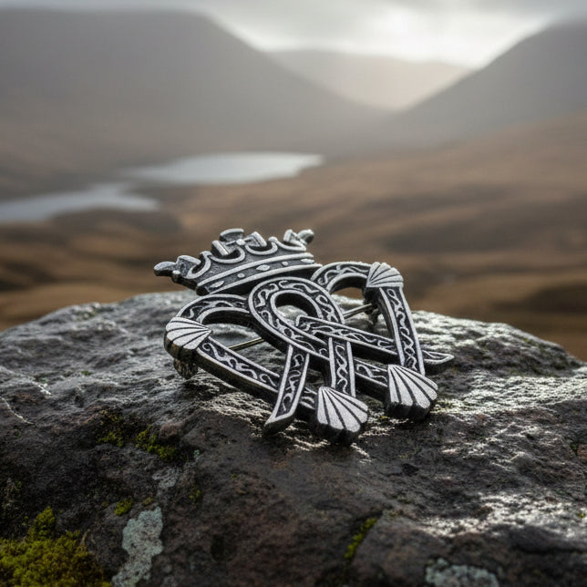 Luckenbooth Brooch, Scotland Brooch, Outlander Jewelry, Scottish Gift, Mom Gift, Wife Gift, Girlfriend Gift, Anniversary Gift, Bride Pin