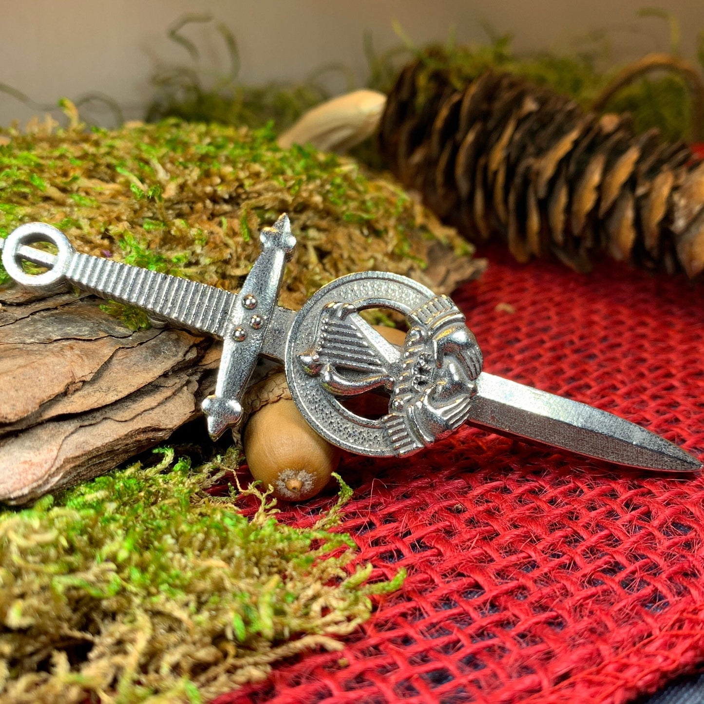 Irish Harp & Claddagh Kilt Pin — view 6