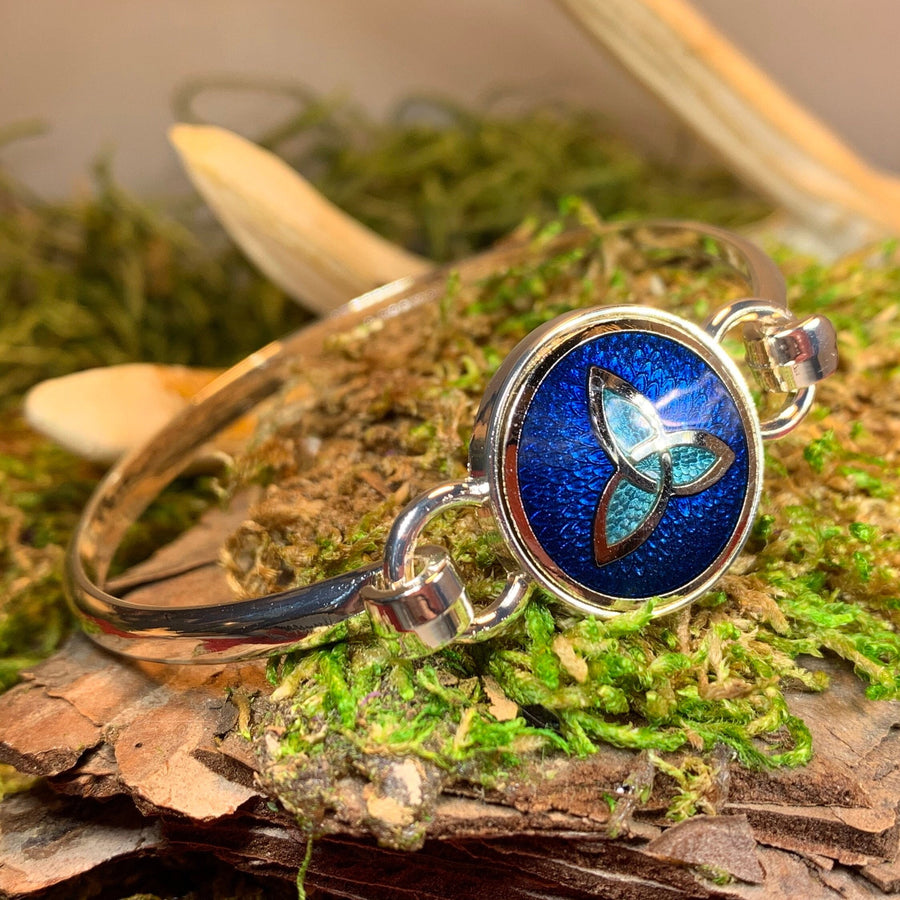 Celtic Knot Bracelet, Celtic Jewelry, Irish Jewelry, Bangle Bracelet, Scotland Jewelry, Ireland Jewelry, Trinity Knot Bangle, Scottish Gift