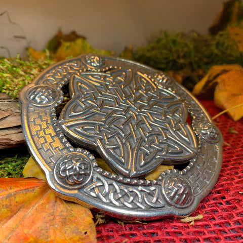 Load image into Gallery viewer, Celtic Knot Brooch, Large Celtic Pin, Viking Jewelry, Norse Jewelry, Wiccan Jewelry, Anniversary Gift, Kilt Pin, Pewter Tartan Pin
