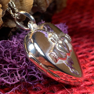Claddagh Locket Necklace, Celtic Jewelry, Irish Jewelry, Anniversary Gift, Bridal Jewelry, Mom Gift, Wife Gift, Girlfriend Gift, Friend Gift