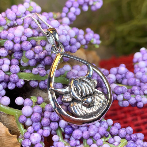 Load image into Gallery viewer, Highland Cow Necklace, Scotland Jewelry, Thistle Jewelry, Celtic Jewelry, Scotland Cow, Hairy Coo Gift, Animal Lover, Cow Jewelry, Mom Gift
