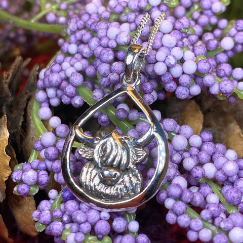 Load image into Gallery viewer, Highland Cow Necklace, Scotland Jewelry, Thistle Jewelry, Celtic Jewelry, Scotland Cow, Hairy Coo Gift, Animal Lover, Cow Jewelry, Mom Gift

