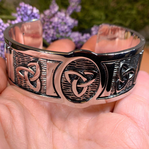 Load image into Gallery viewer, Trinity Knot Bracelet, Celtic Jewelry, Irish Jewelry, Bangle Bracelet, Scotland Jewelry, Ireland Gift, Wife Gift, Celtic Knot Jewelry
