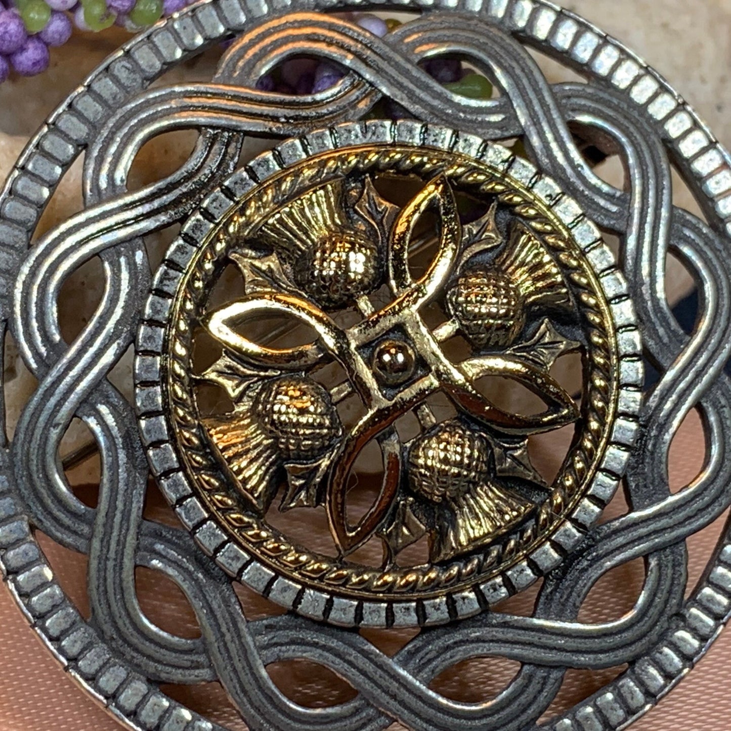 Thistle Brooch, Thistle Pin, Scotland Jewelry, Celtic Pin, Celtic Jewelry, Bridal Jewelry, Outlander Jewelry, Nature Jewelry, Wife Gift