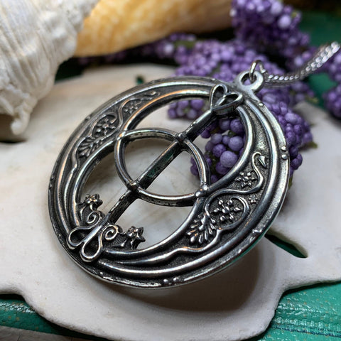 Load image into Gallery viewer, Chalice Well Necklace, Irish Jewelry, Celtic Jewelry, Scotland Jewelry, Anniversary Gift, Ireland Gift, Peace Jewelry, Spiritual Gift
