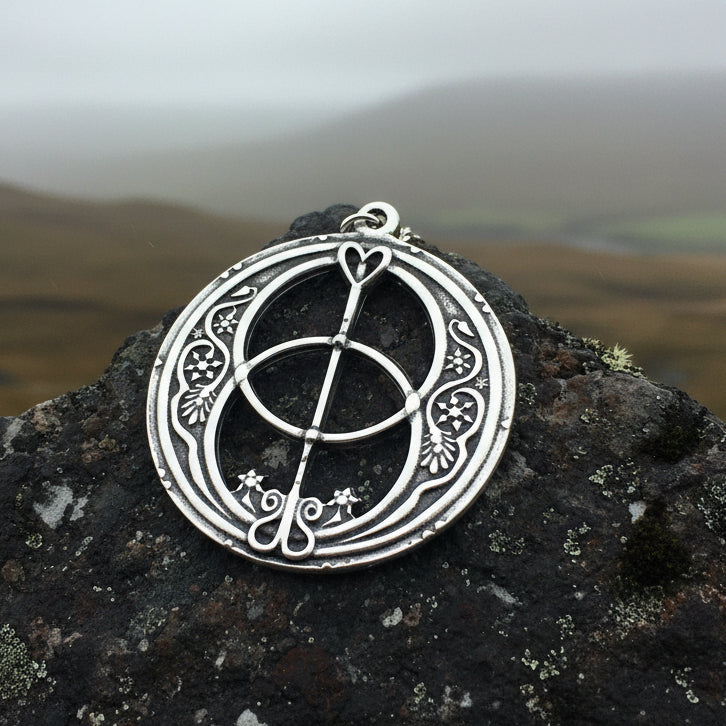 Chalice Well Necklace, Irish Jewelry, Celtic Jewelry, Scotland Jewelry, Anniversary Gift, Ireland Gift, Peace Jewelry, Spiritual Gift