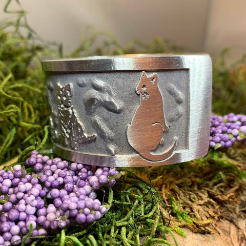 Load image into Gallery viewer, Celtic Cat Bracelet, Celtic Jewelry, Bangle Bracelet, Cat Jewelry, Ireland Jewelry, Wife Gift, Girlfriend Gift, Sister Gift, Cat Mom Gift
