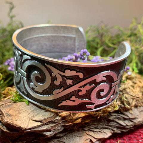 Load image into Gallery viewer, Celtic Knot Bracelet, Celtic Jewelry, Gothic Bangle Bracelet, Scotland Jewelry, Ireland Jewelry, Celtic Cuff, Wife Gift, Girlfriend Gift
