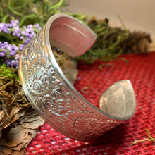 Load image into Gallery viewer, Celtic Knot Bracelet, Celtic Flower Jewelry, Irish Bangle Bracelet, Scotland Jewelry, Pewter Celtic Cuff, Wife Gift, Girlfriend Gift
