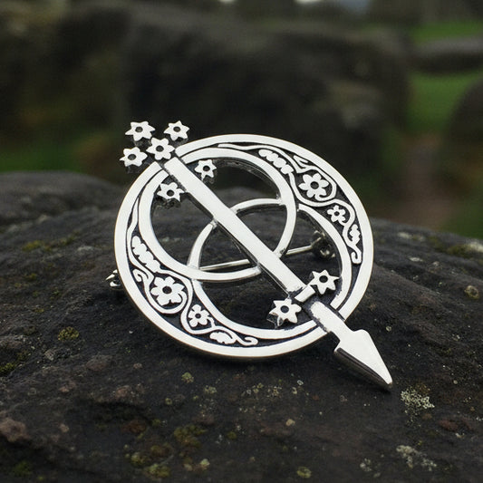 Chalice Well Brooch, Irish Jewelry, Celtic Pin, Scotland Jewelry, Anniversary Gift, Ireland Gift, Peace Jewelry, Spiritual Gift, Mom Gift