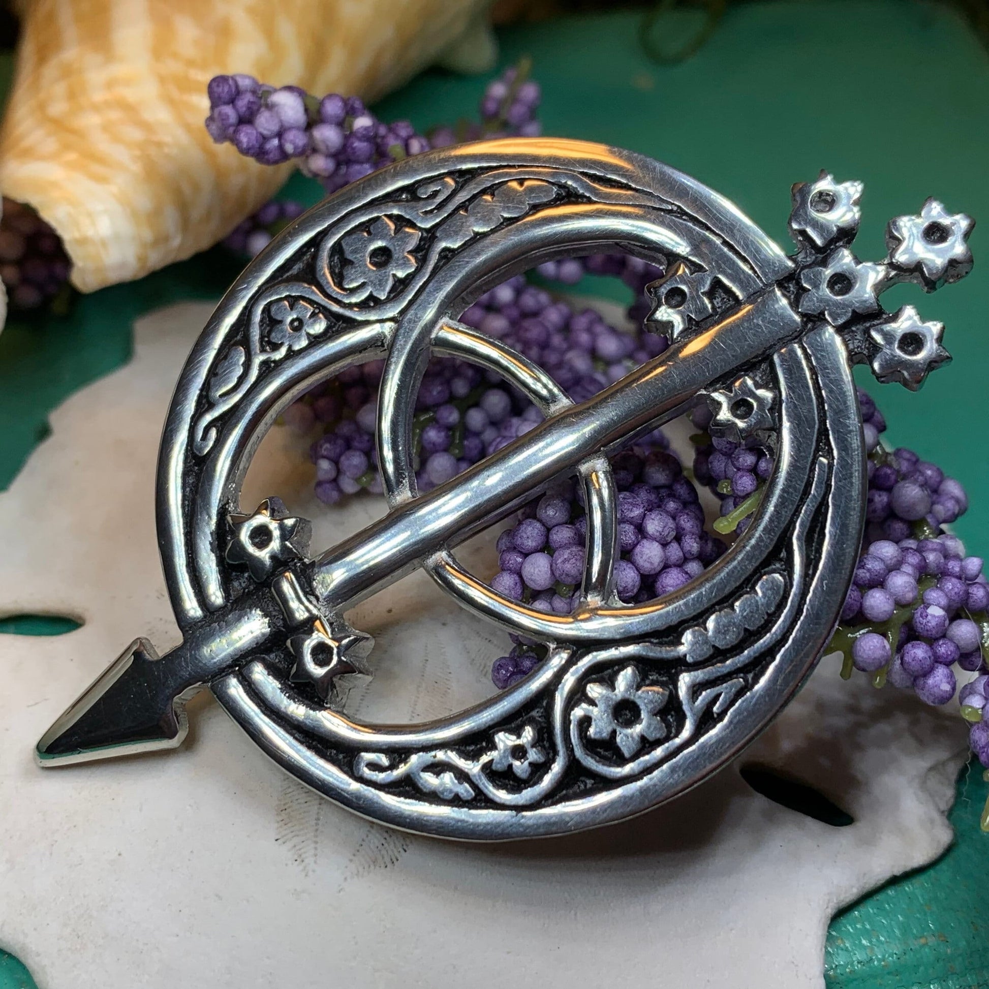 Chalice Well Brooch, Irish Jewelry, Celtic Pin, Scotland Jewelry, Anniversary Gift, Ireland Gift, Peace Jewelry, Spiritual Gift, Mom Gift