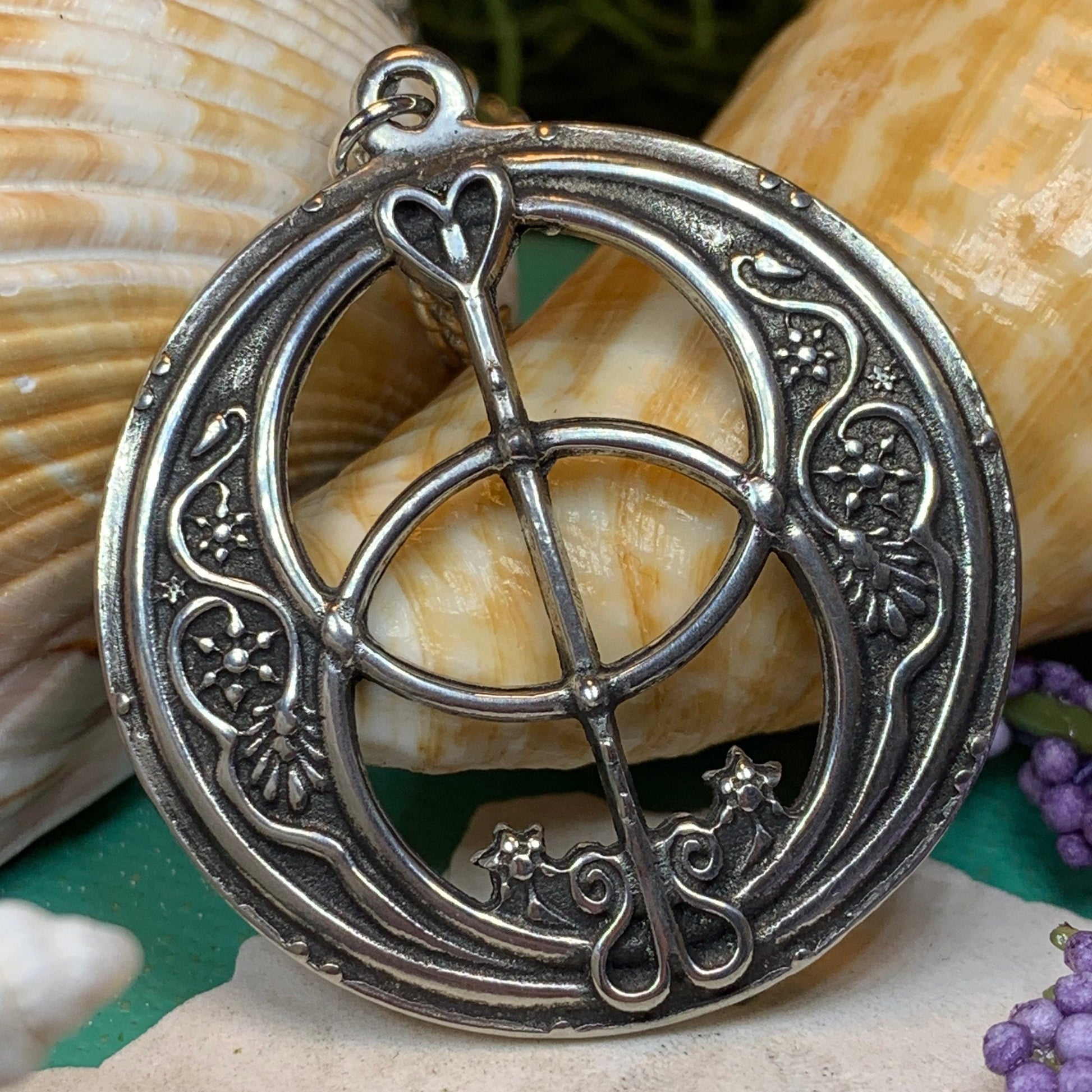 Chalice Well Necklace, Irish Jewelry, Celtic Jewelry, Scotland Jewelry, Anniversary Gift, Ireland Gift, Peace Jewelry, Spiritual Gift