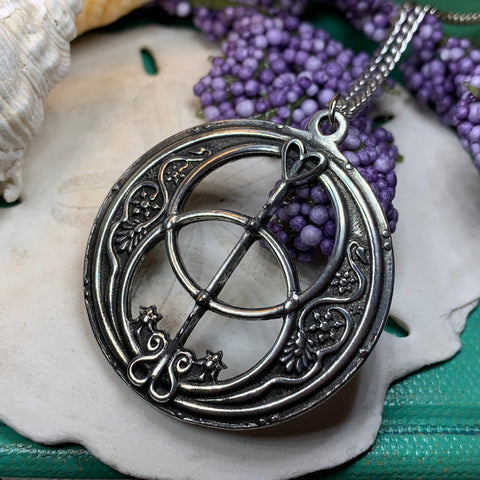 Load image into Gallery viewer, Chalice Well Necklace, Irish Jewelry, Celtic Jewelry, Scotland Jewelry, Anniversary Gift, Ireland Gift, Peace Jewelry, Spiritual Gift
