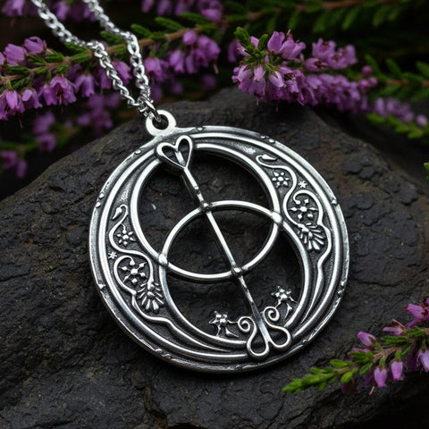 Load image into Gallery viewer, Chalice Well Necklace, Irish Jewelry, Celtic Jewelry, Scotland Jewelry, Anniversary Gift, Ireland Gift, Peace Jewelry, Spiritual Gift
