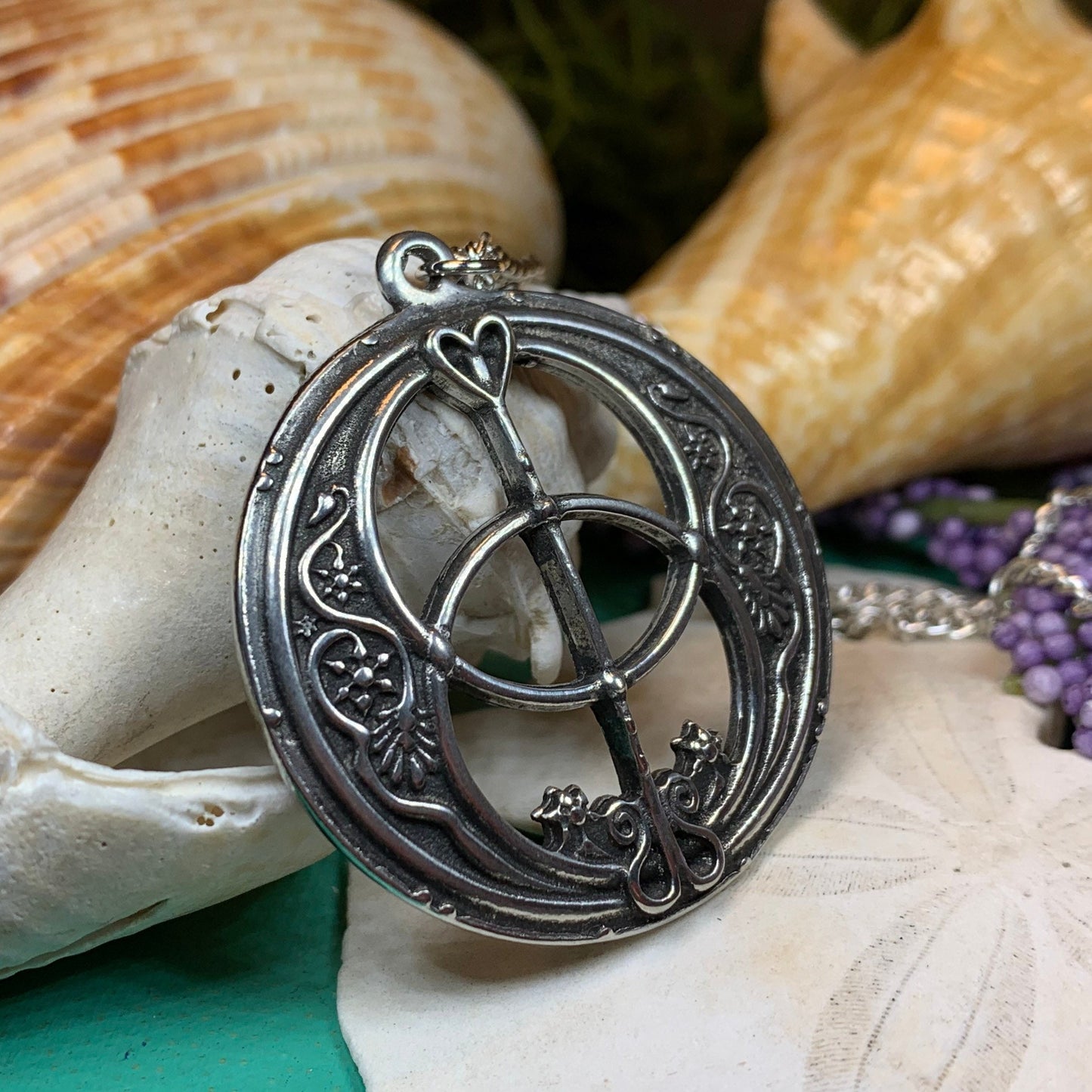 Chalice Well Necklace, Irish Jewelry, Celtic Jewelry, Scotland Jewelry, Anniversary Gift, Ireland Gift, Peace Jewelry, Spiritual Gift