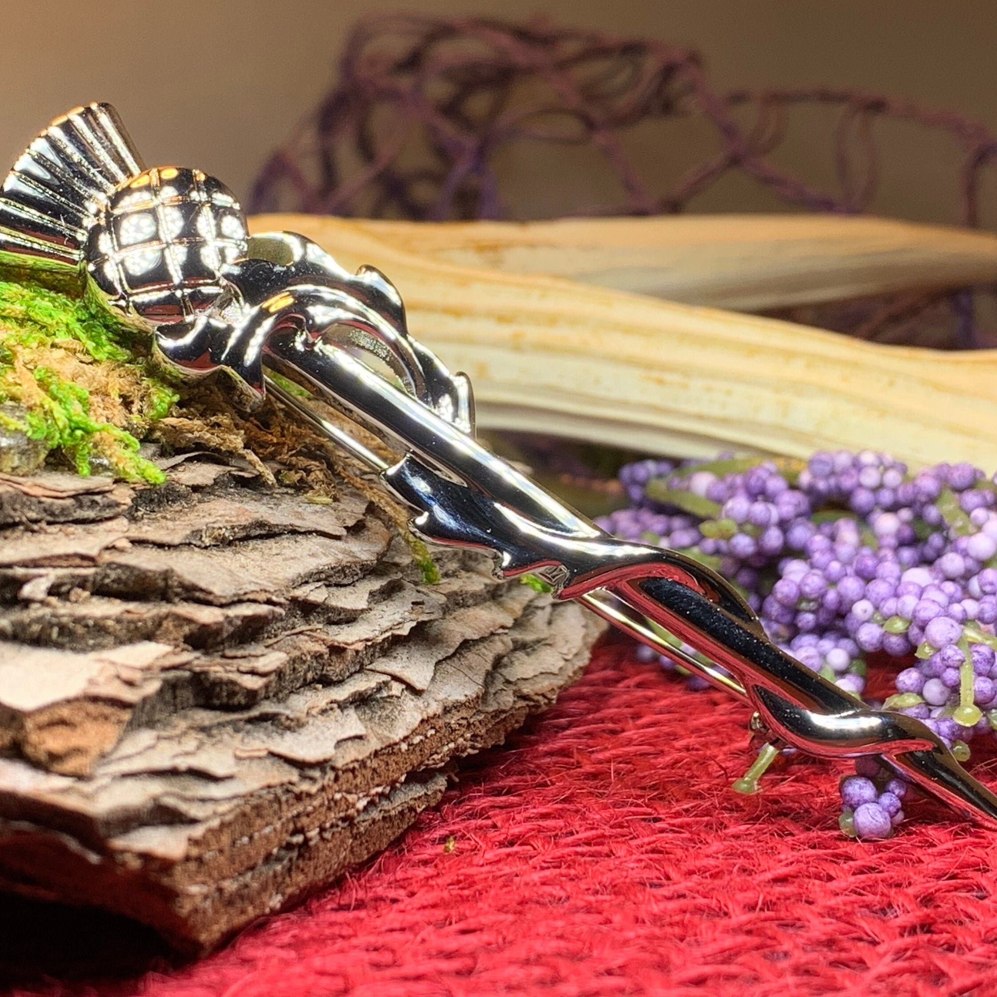 Scrolling Leaf Thistle Kilt Pin — view 9