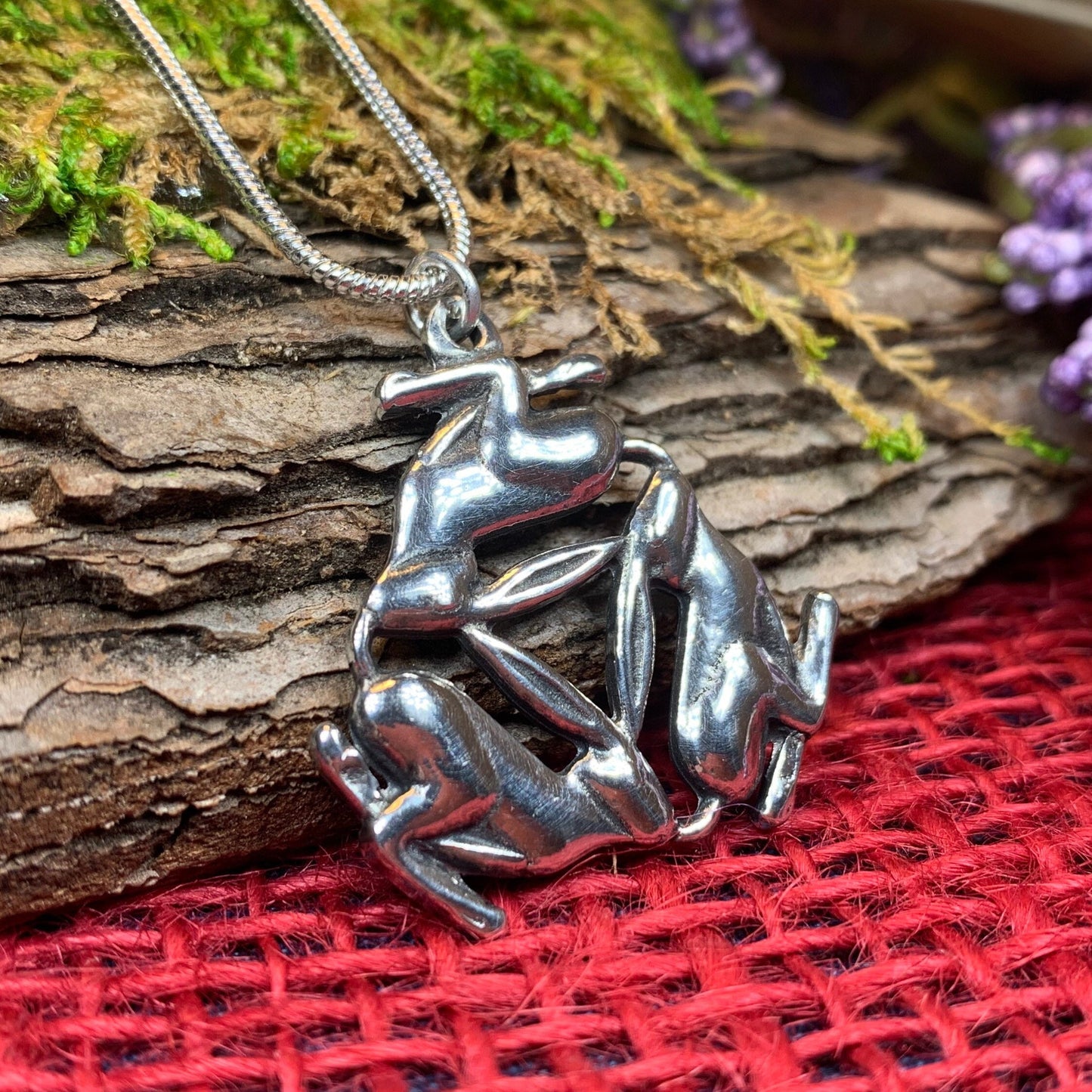 Rabbit Necklace, Triple Hare Necklace, Celtic Jewelry, Animal Jewelry, Nature Necklace, Hare Jewelry, Runner Gift, Mom Gift, Sister Gift