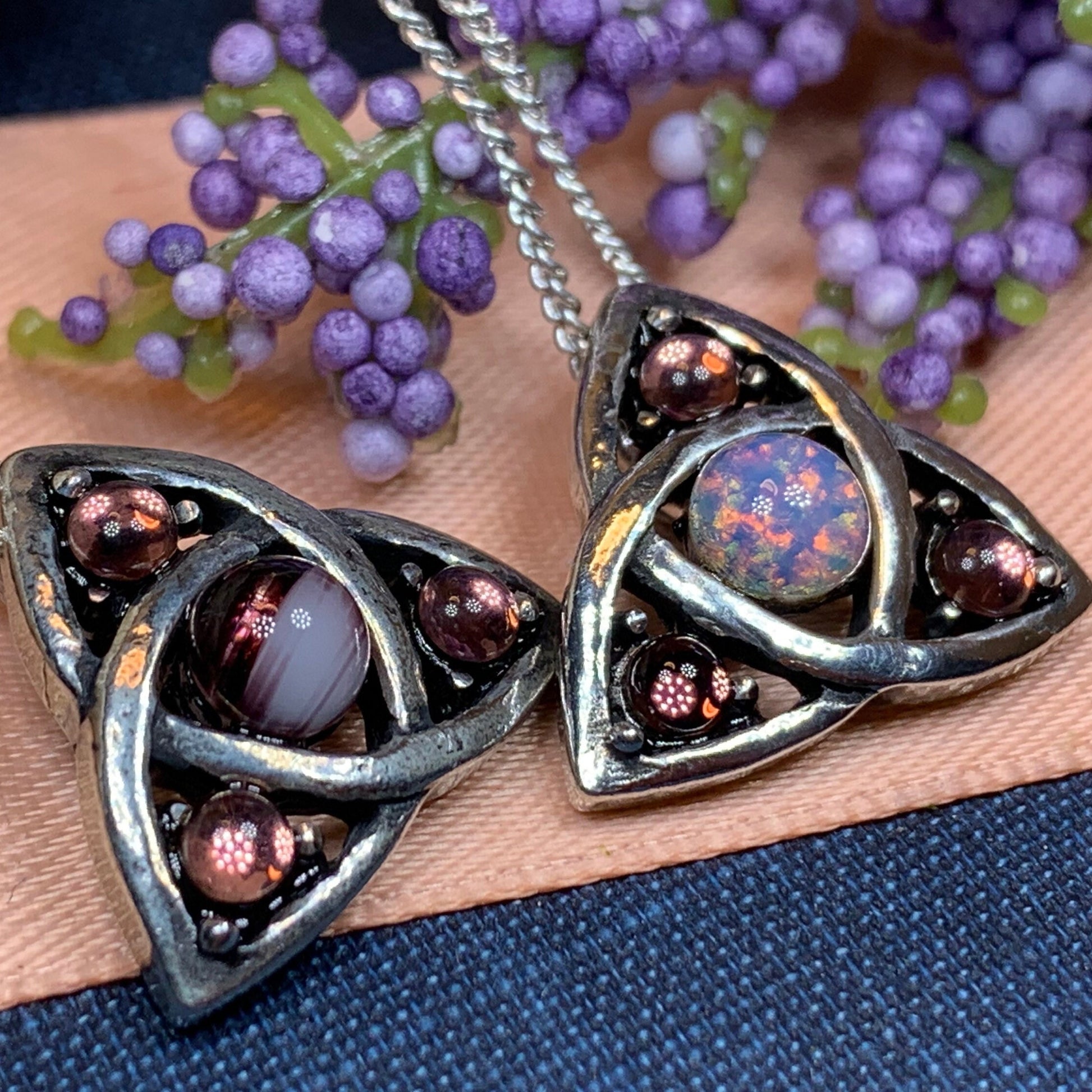 Trinity Knot Necklace, Irish Jewelry, Celtic Jewelry, Anniversary Gift, Scotland Jewelry, Norse Jewelry, Sister Gift, Mom Gift, Wife Gift