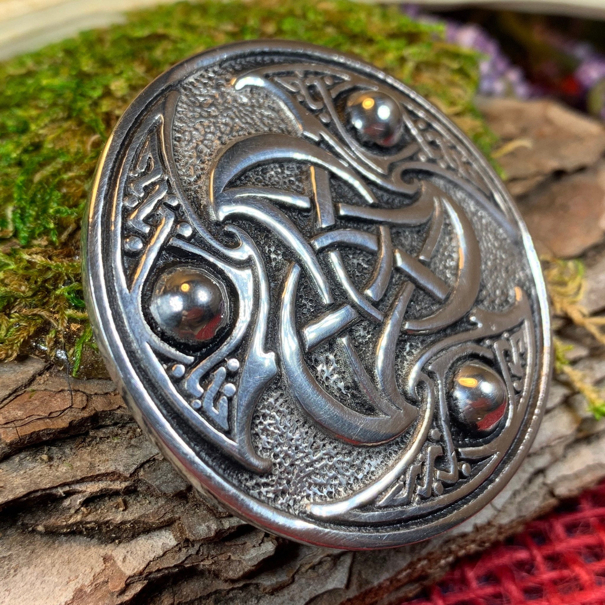 Women :: Accessories :: Celtic Knot (L) Pewter Scarf Ring/Brooch