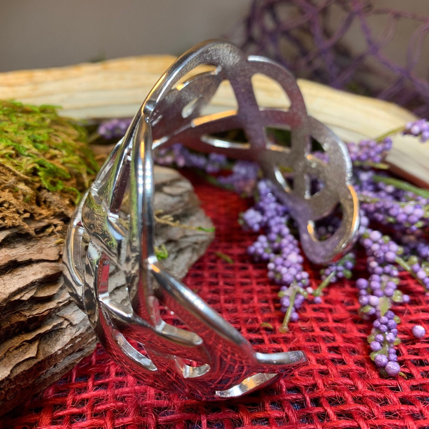 Celtic Knot Pewter Bracelet, Celtic Jewelry, Bangle Bracelet, Scotland Jewelry, Ireland Jewelry, Wife Gift, Girlfriend Gift, Sister Gift