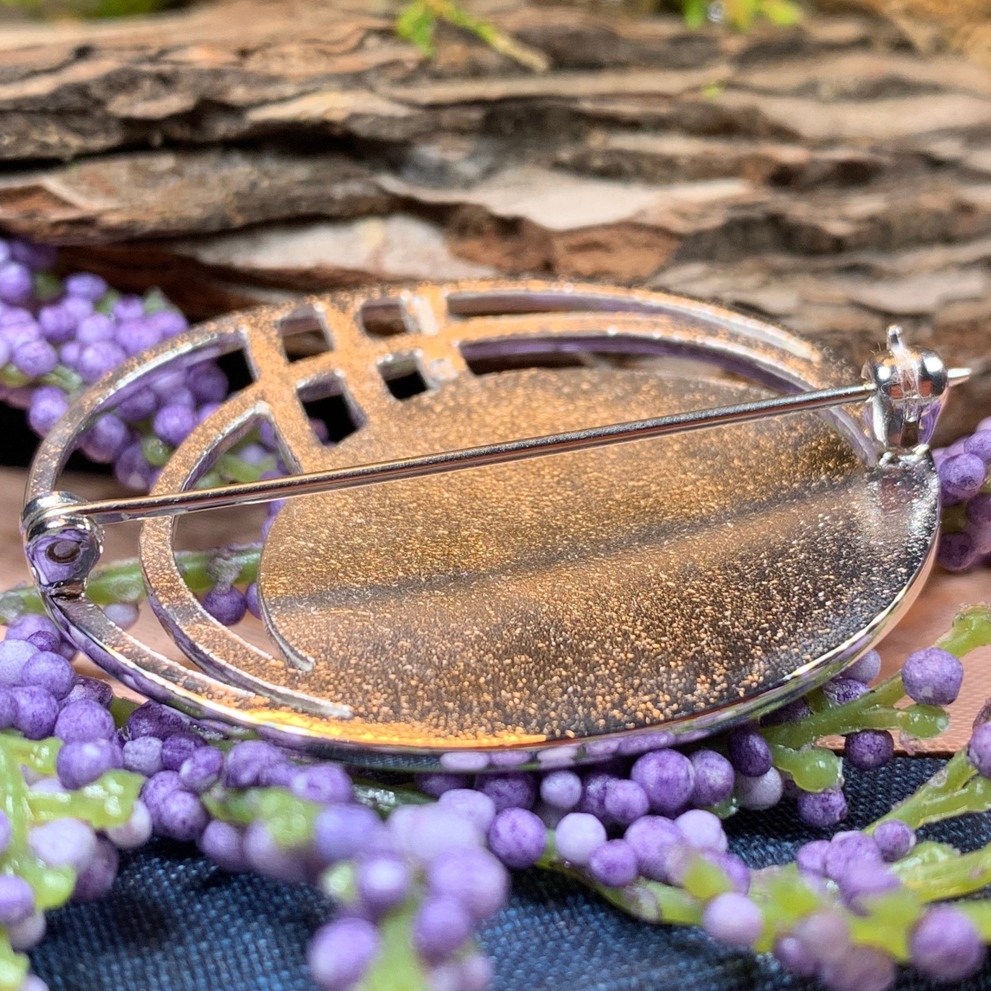 Mackintosh Leaves Brooch, Scotland Jewelry, Mackintosh Jewelry, Celtic Pin, Scarf Pin, Aunt Gift, Mom Gift, Girlfriend, Graduation Gift