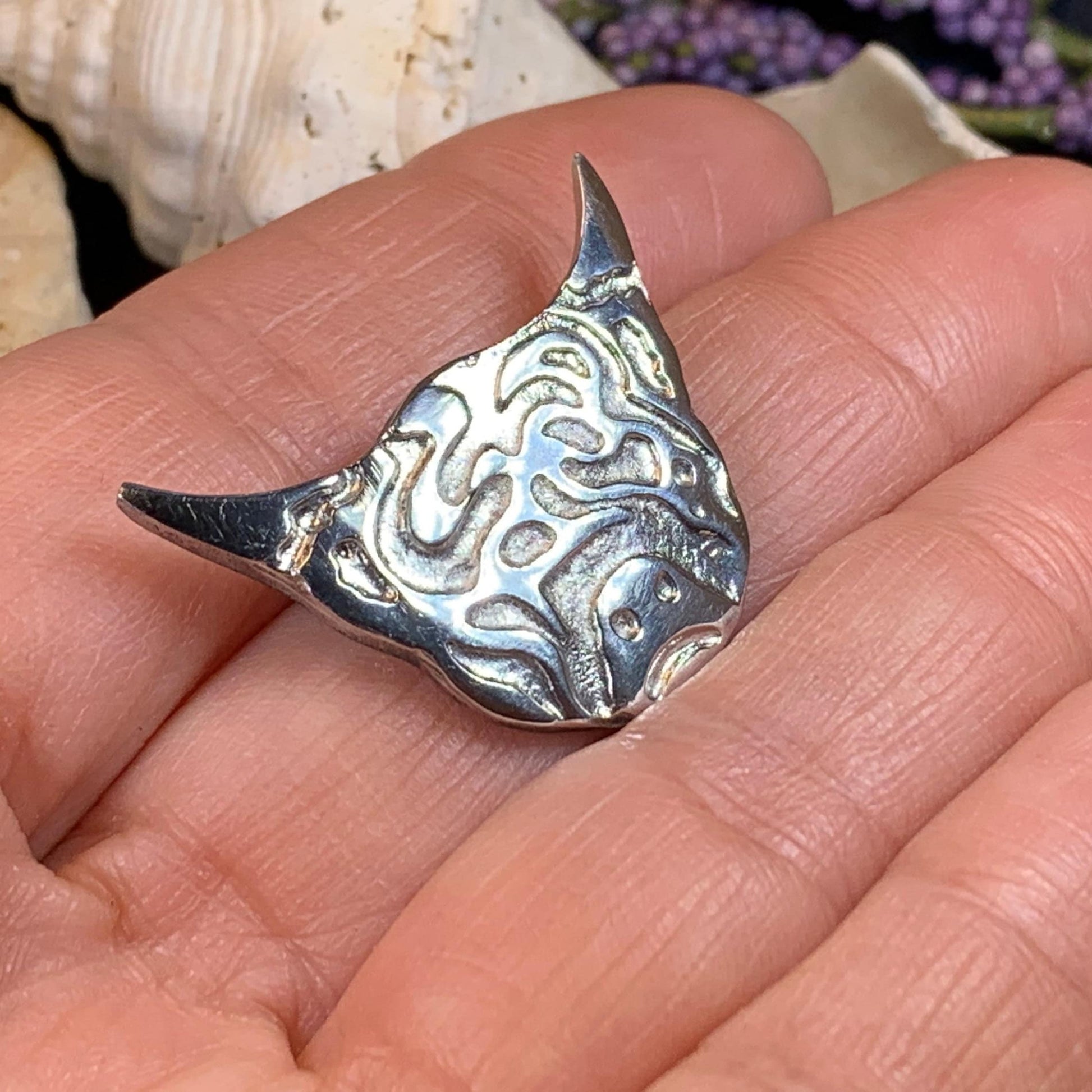 Highland Cow Pin, Scotland Jewelry, Nature Jewelry, Gift for Her, Scotland Cow Brooch, Highland Cow Brooch, Animal Lover, Rancher Gift