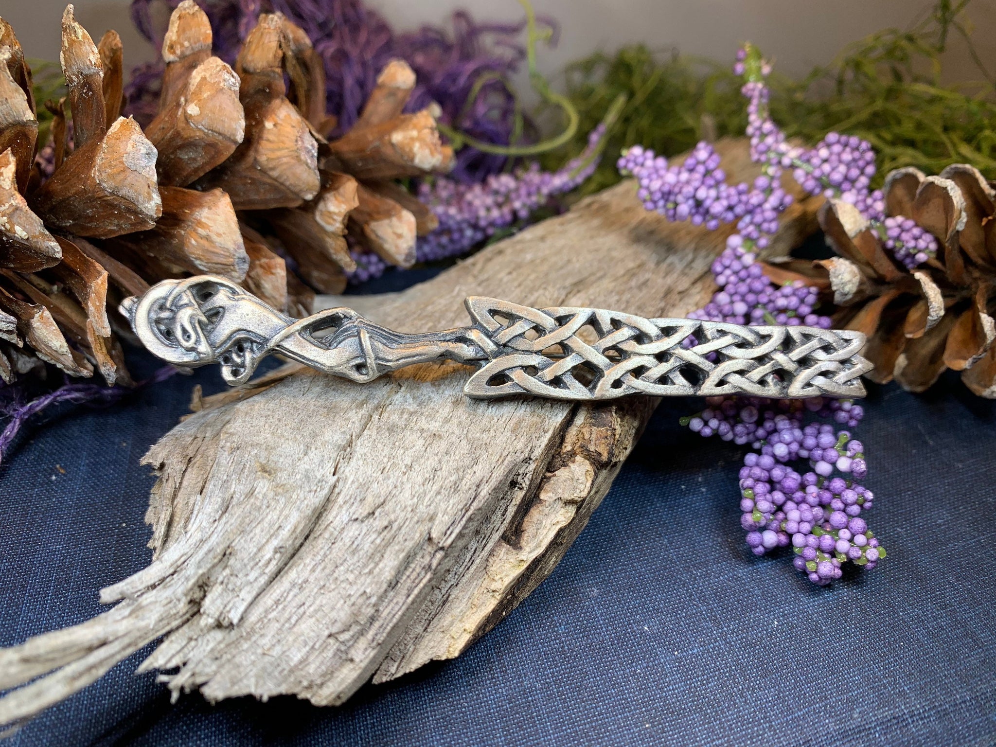 Irish Harp & Claddagh Kilt Pin – Celtic Crystal Design Jewelry