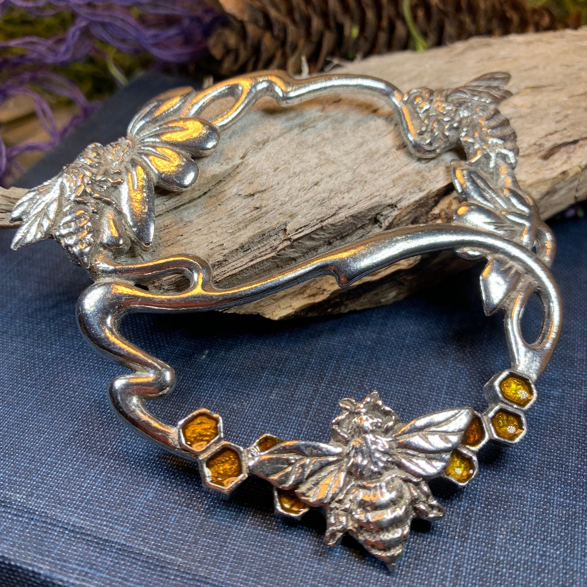 Bee Scarf Ring, Scotland Jewelry, Insect Jewelry, Nature Jewelry, Celtic Jewelry, Mom Gift, Wife Gift, Sister Gift, Friendship Gift