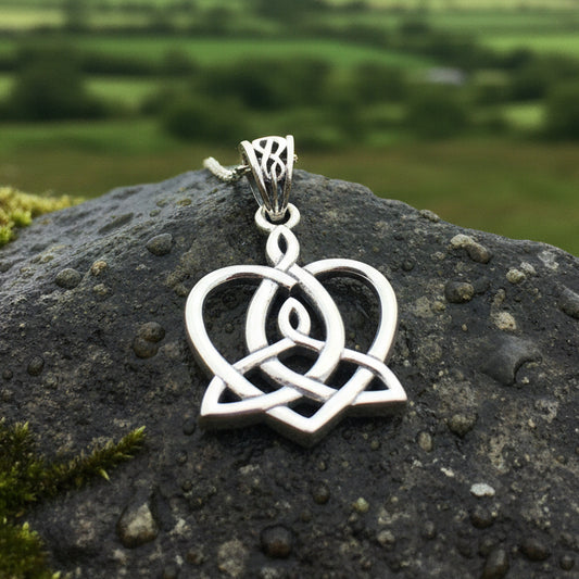 Mother's Knot Necklace, Celtic Knot Jewelry, Irish Jewelry, Mom Gift, Celtic Heart Pendant, Ireland Gift, Mother & Child Jewelry, Wife Gift