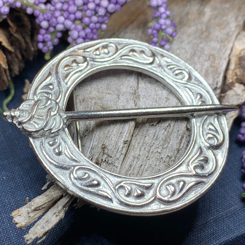 Load image into Gallery viewer, Celtic Brooch, Scotland Jewelry, Celtic Jewelry, Anniversary Gift, Outlander Jewelry, Flower Pin, Penannular Brooch, Irish Pin, Pewter Pin
