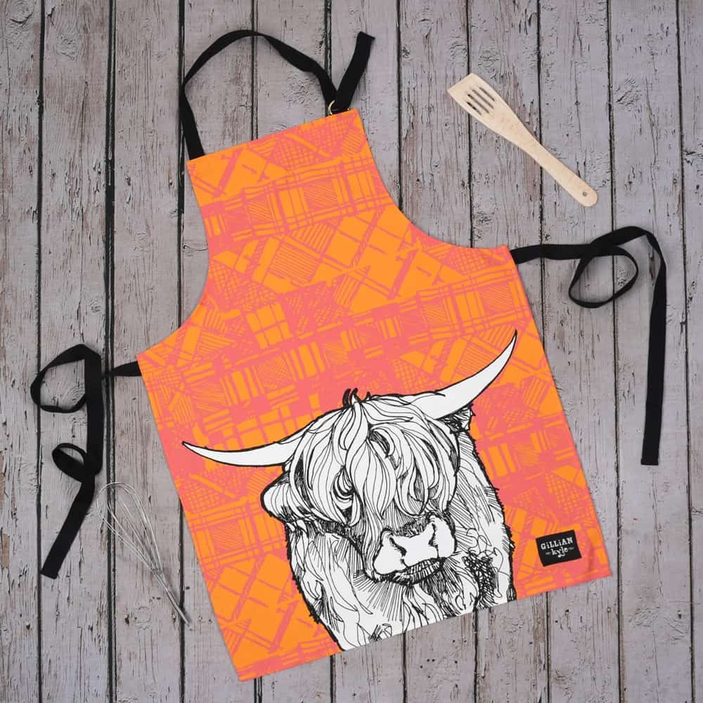 Highland Cow Apron, Scotland Gift, Scottish Apron, Thistle Gift, Bagpiper Gift, Outlander Gift, Highland Cow Gift, Mom Gift, Sister Gift
