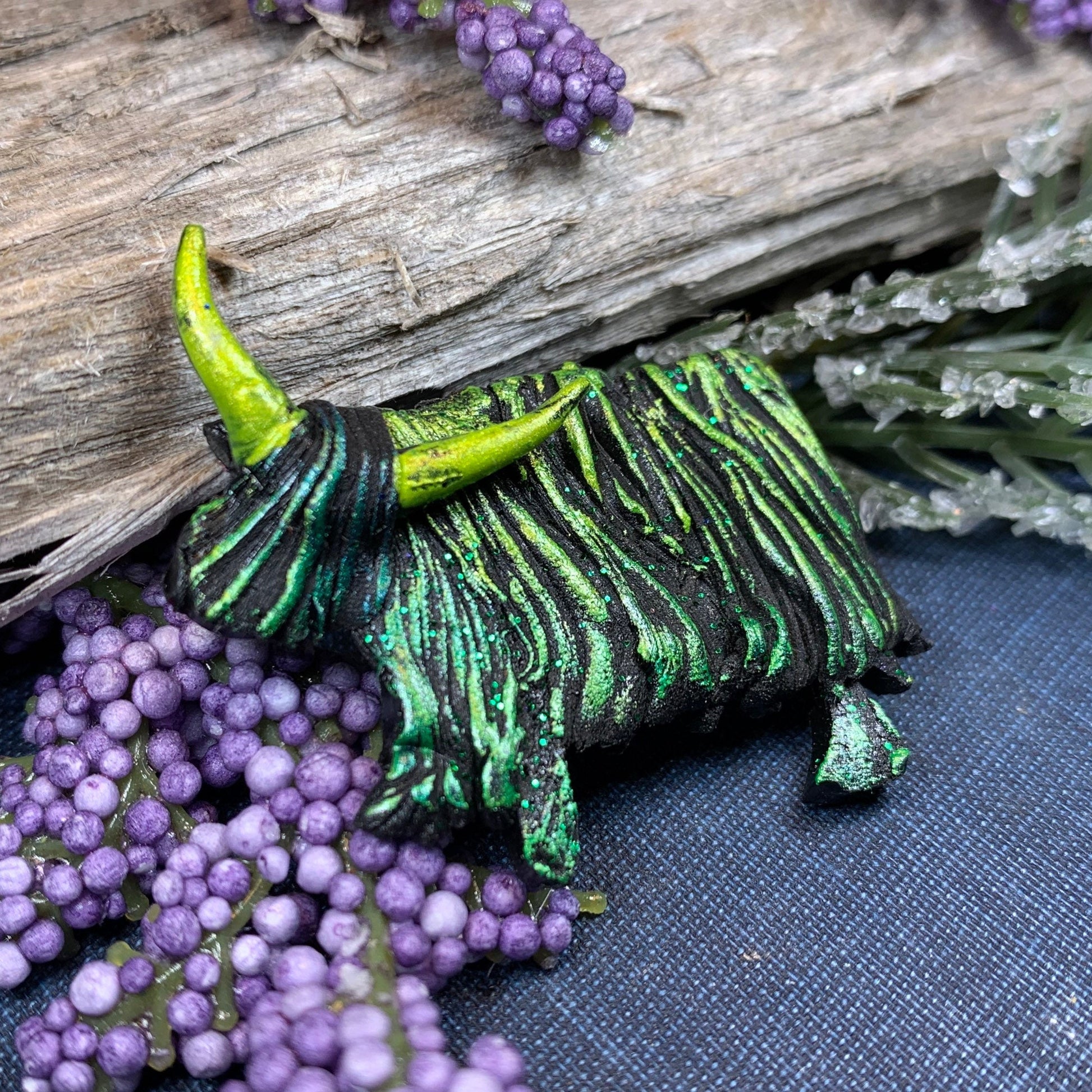 Highland Cow Brooch, Scottish Cow Gift, Scotland Jewelry, Scotland Pin, Animal Brooch, Celtic Pin, Highland Coo, Mom Gift, Celtic Jewelry