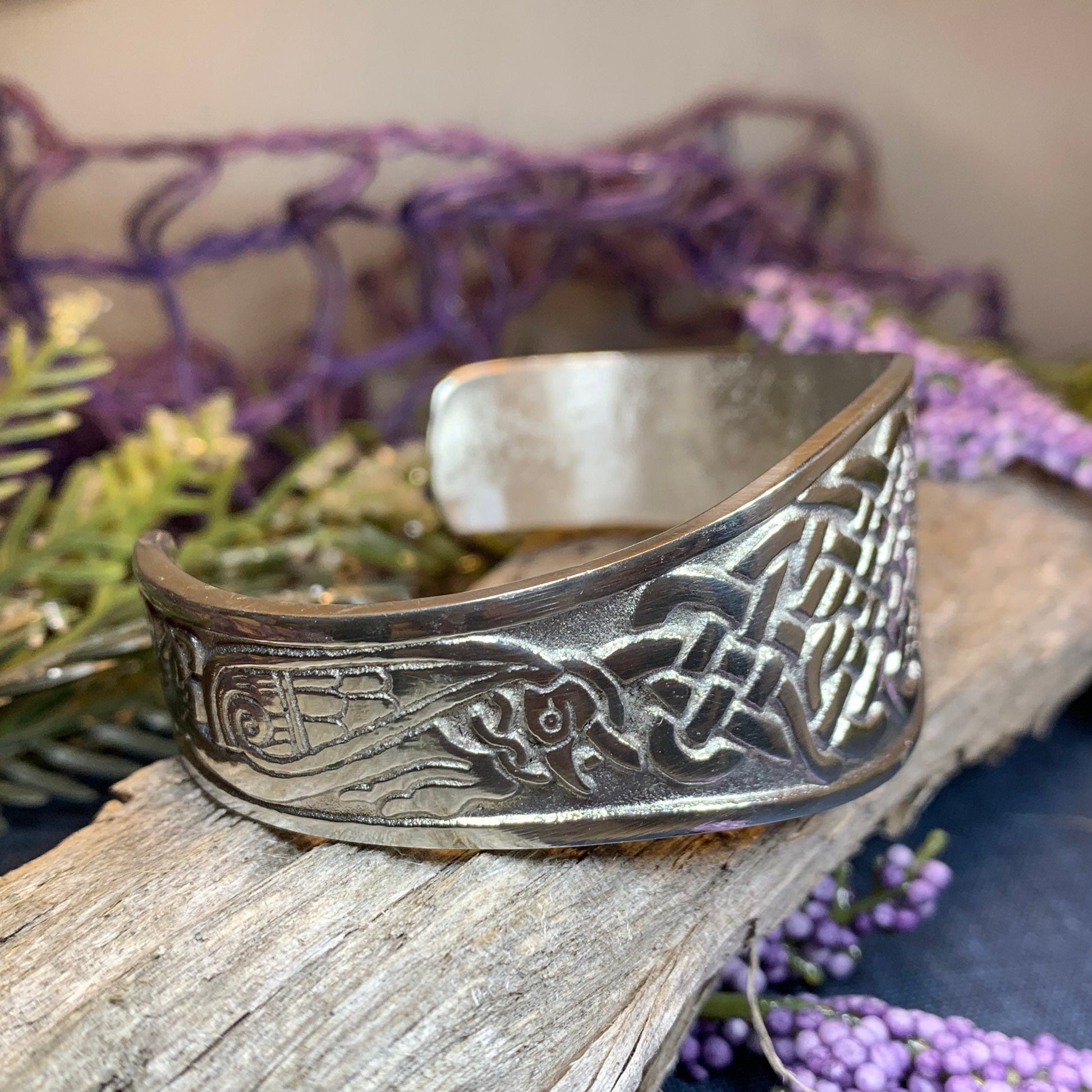 Celtic Knot Bracelet, Celtic Jewelry, Bangle Bracelet, Scotland Jewelry, Ireland Jewelry, Wife Gift, Girlfriend Gift, Sister Gift, Mom Gift