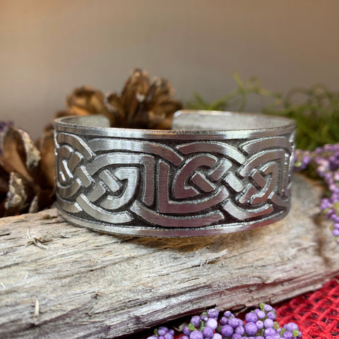 Load image into Gallery viewer, Celtic Knot Bracelet, Celtic Jewelry, Irish Bangle Bracelet, Scotland Jewelry, Ireland Jewelry, Celtic Cuff, Wife Gift, Girlfriend Gift
