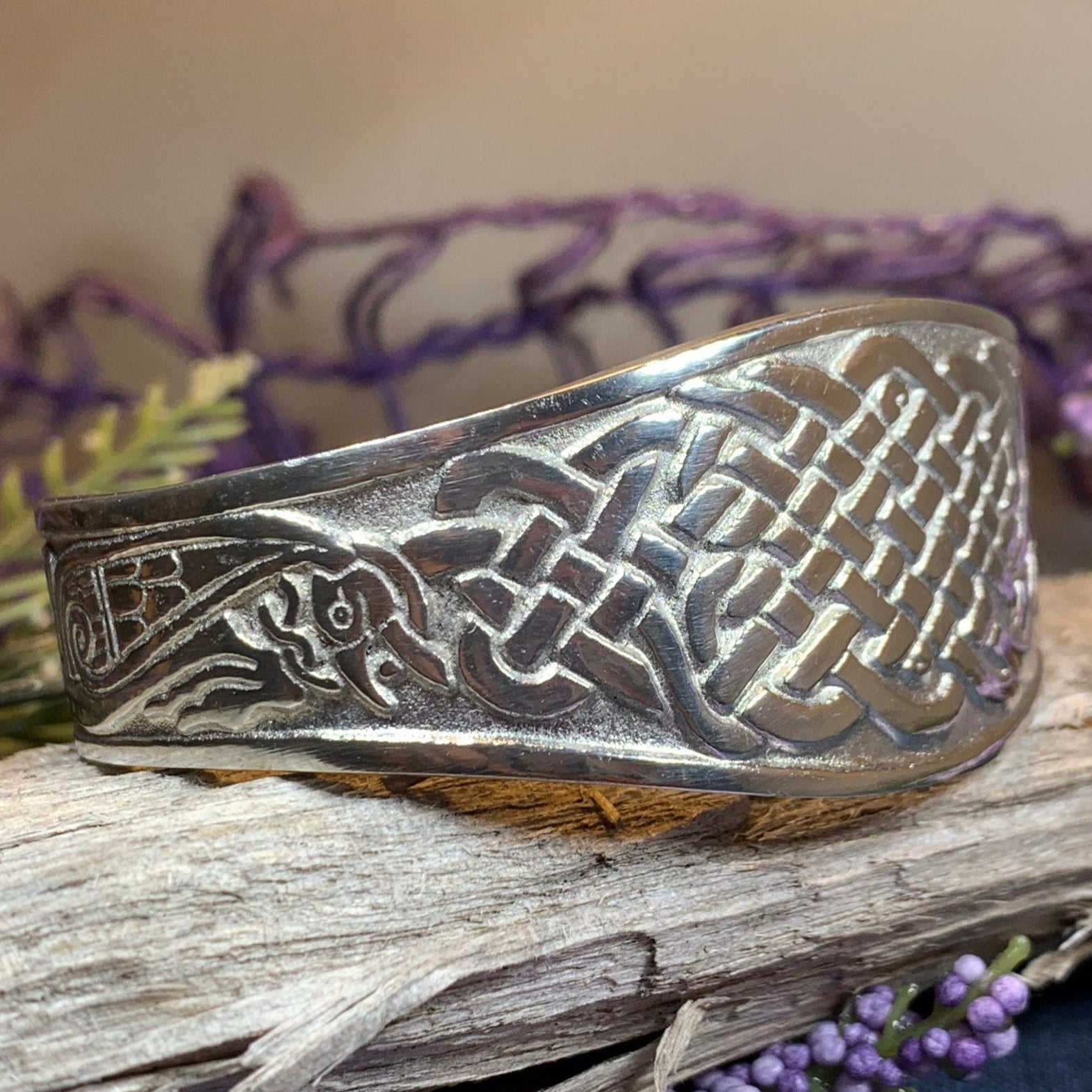 Celtic Knot Bracelet, Celtic Jewelry, Bangle Bracelet, Scotland Jewelry, Ireland Jewelry, Wife Gift, Girlfriend Gift, Sister Gift, Mom Gift