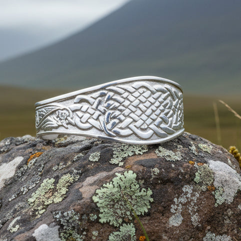Celtic Knot Bracelet, Celtic Jewelry, Bangle Bracelet, Scotland Jewelry, Ireland Jewelry, Wife Gift, Girlfriend Gift, Sister Gift, Mom Gift