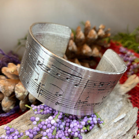 Load image into Gallery viewer, Music Bracelet, Musician Jewelry, Bangle Bracelet, Music Note Gift, Pewter Jewelry, Wife Gift, Girlfriend Gift, Sister Gift, Mom Gift
