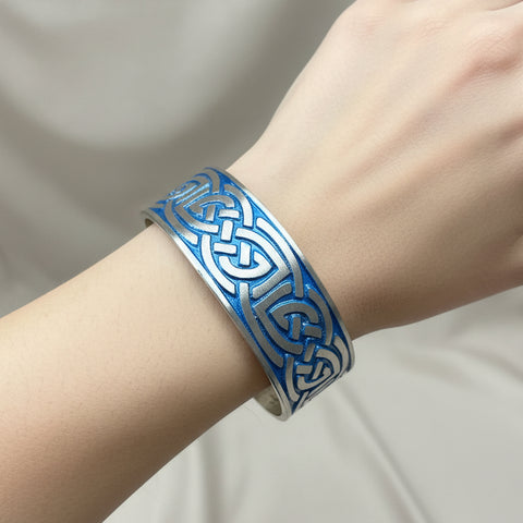 Load image into Gallery viewer, Celtic Knot Bracelet, Celtic Jewelry, Irish Bangle Bracelet, Scotland Jewelry, Ireland Jewelry, Celtic Cuff, Wife Gift, Girlfriend Gift
