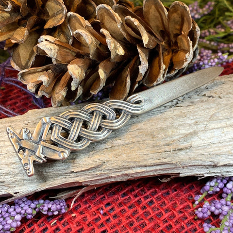 Load image into Gallery viewer, Celtic Wolf Kilt Pin, Scottish Jewelry, Irish Kilt Pin, Tartan Pin, Cape Pin, Bagpiper Gift, Scotland Pin, Celtic Shawl Pin, Viking Jewelry
