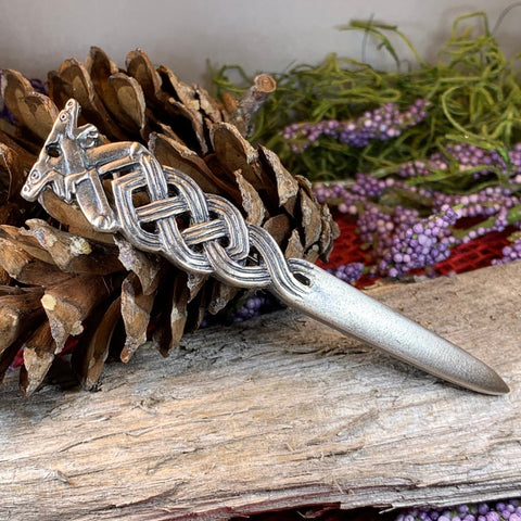 Load image into Gallery viewer, Celtic Wolf Kilt Pin, Scottish Jewelry, Irish Kilt Pin, Tartan Pin, Cape Pin, Bagpiper Gift, Scotland Pin, Celtic Shawl Pin, Viking Jewelry
