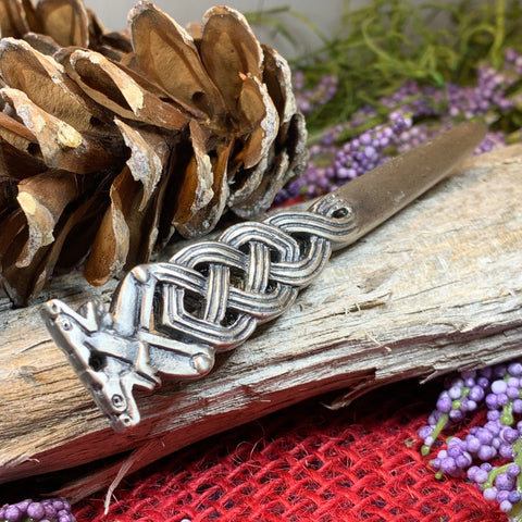 Load image into Gallery viewer, Celtic Wolf Kilt Pin, Scottish Jewelry, Irish Kilt Pin, Tartan Pin, Cape Pin, Bagpiper Gift, Scotland Pin, Celtic Shawl Pin, Viking Jewelry

