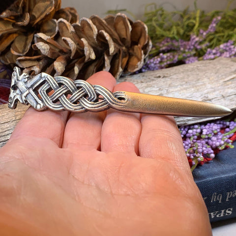 Load image into Gallery viewer, Celtic Wolf Kilt Pin, Scottish Jewelry, Irish Kilt Pin, Tartan Pin, Cape Pin, Bagpiper Gift, Scotland Pin, Celtic Shawl Pin, Viking Jewelry
