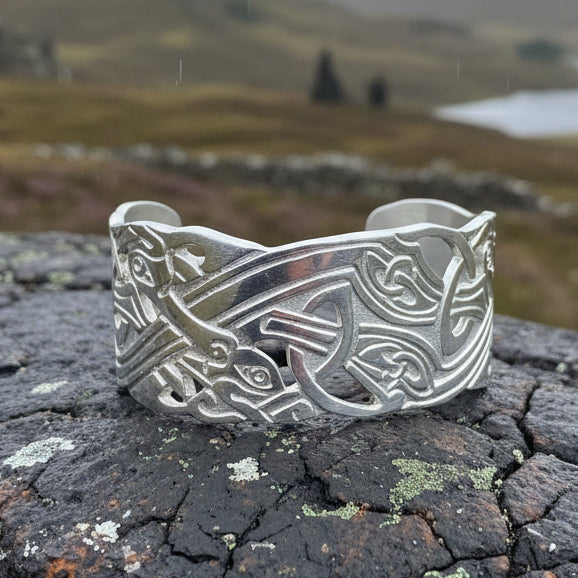 Celtic Knot Bracelet, Celtic Jewelry, Bangle Bracelet, Scotland Jewelry, Ireland Jewelry, Wife Gift, Girlfriend Gift, Viking Jewelry