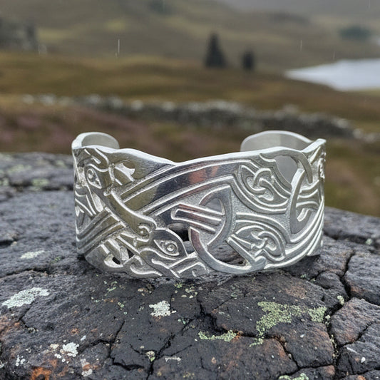 Celtic Knot Bracelet, Celtic Jewelry, Bangle Bracelet, Scotland Jewelry, Ireland Jewelry, Wife Gift, Girlfriend Gift, Viking Jewelry
