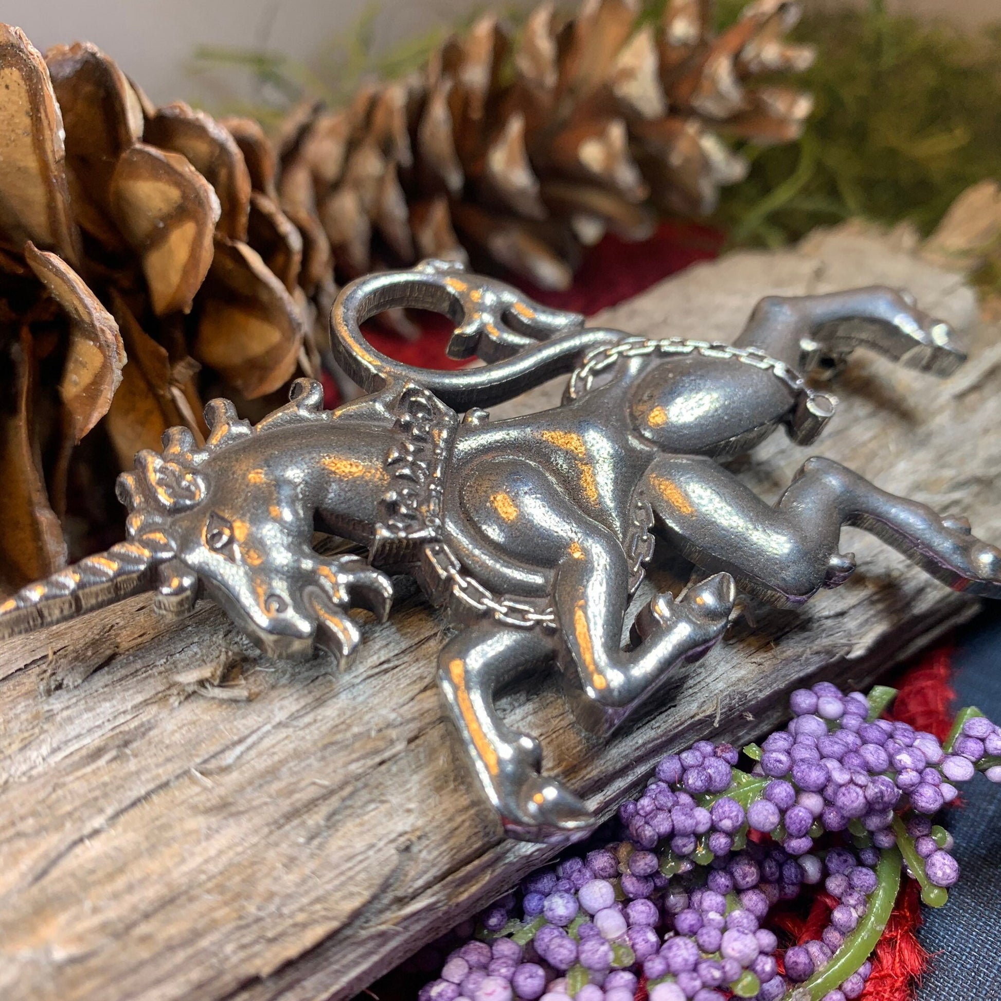 Giles Unicorn of Scotland Tartan Pin — view 4