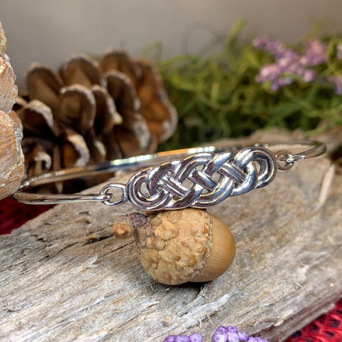 Load image into Gallery viewer, Celtic Knot Bracelet, Celtic Jewelry, Irish Jewelry, Love Knot Jewelry, Bridal Jewelry, Viking Jewelry, Wife Gift, Silver Bangle Bracelet

