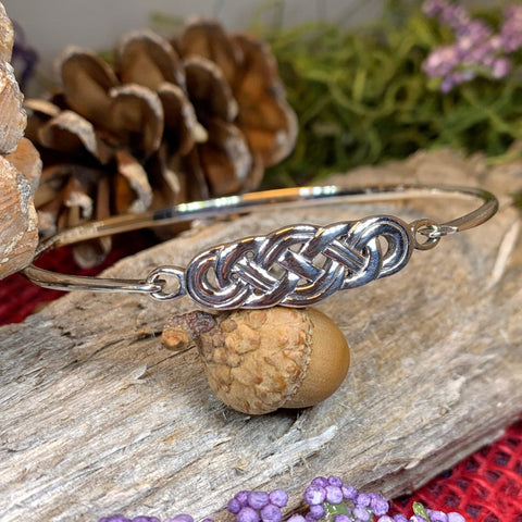 Load image into Gallery viewer, Celtic Knot Bracelet, Celtic Jewelry, Irish Jewelry, Love Knot Jewelry, Bridal Jewelry, Viking Jewelry, Wife Gift, Silver Bangle Bracelet
